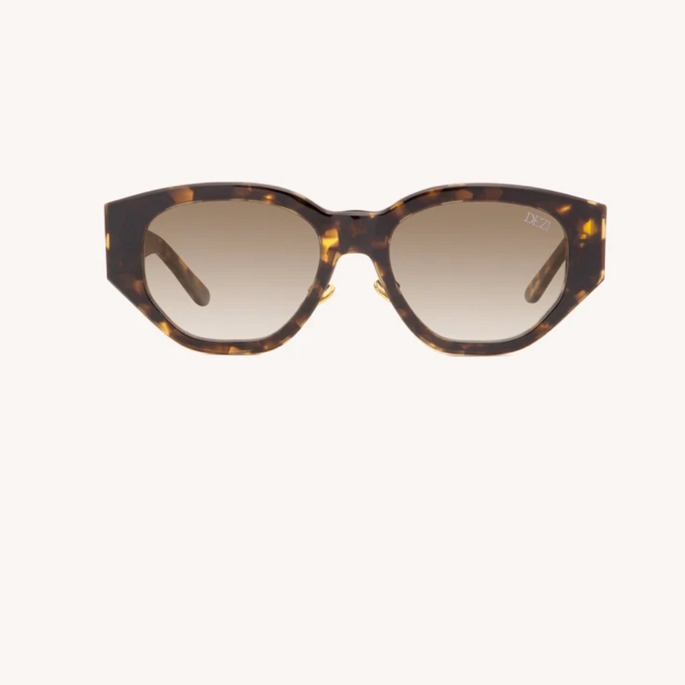 DEZI Charge It sunglasses in Classic Tortoise